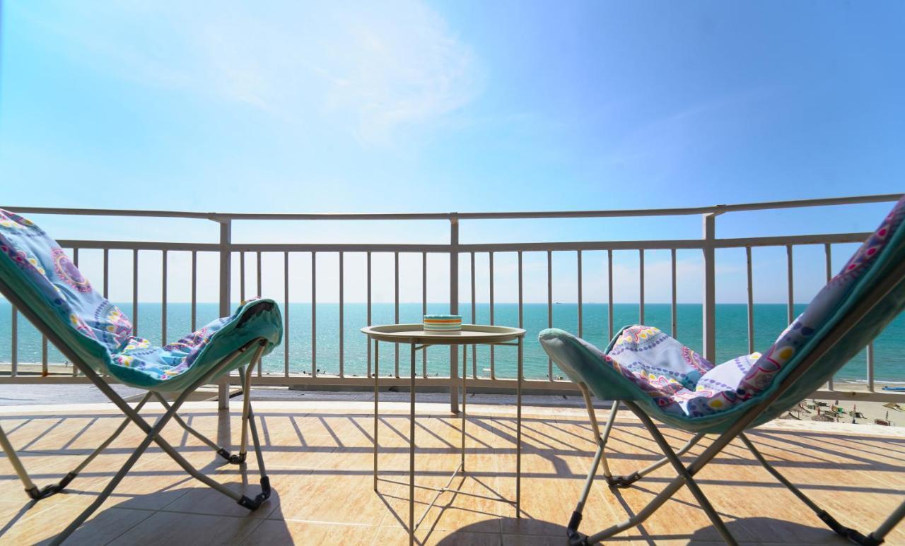 Beachfront Marilyn Durres Exterior photo