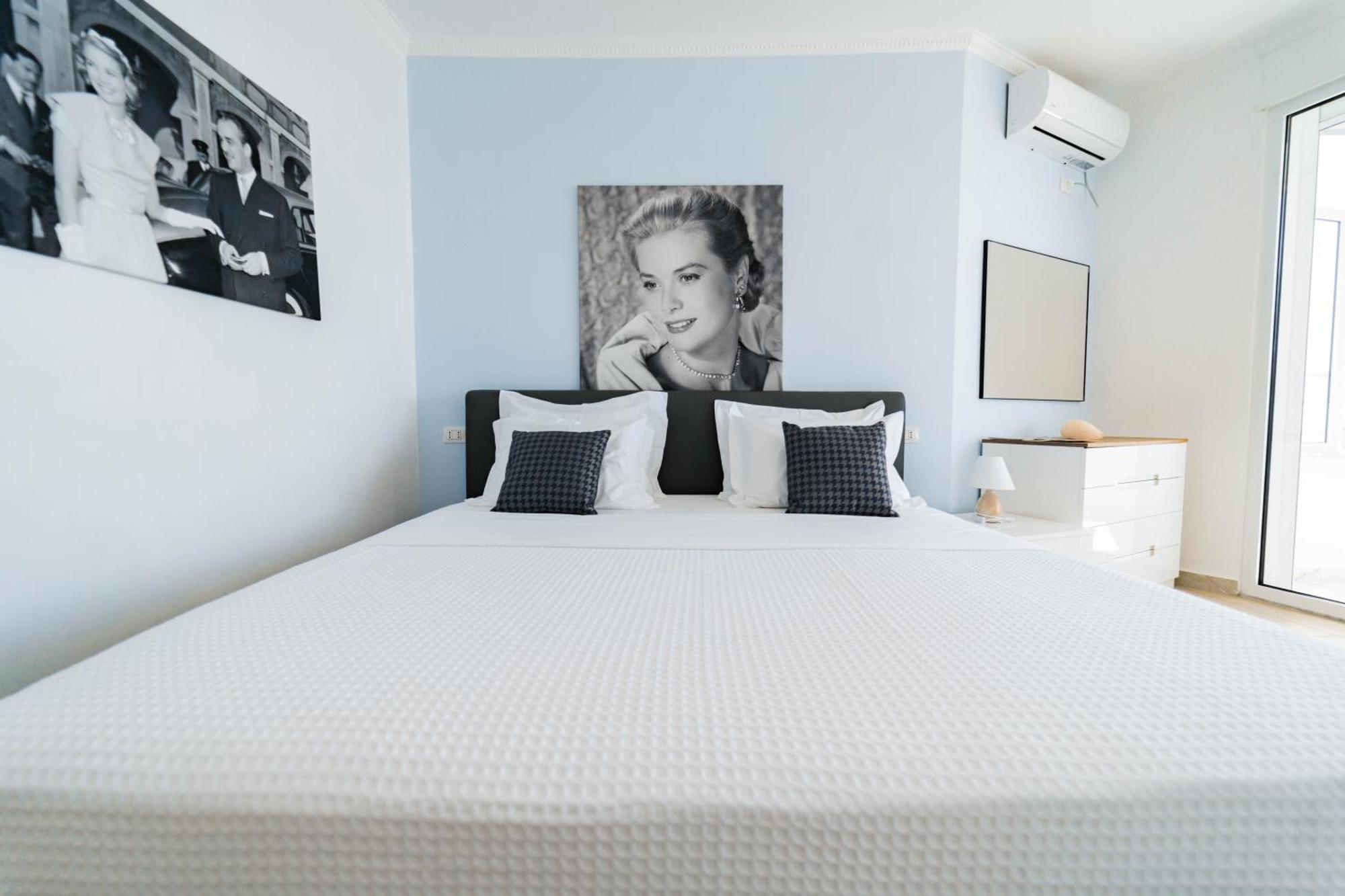 Beachfront Marilyn Durres Exterior photo