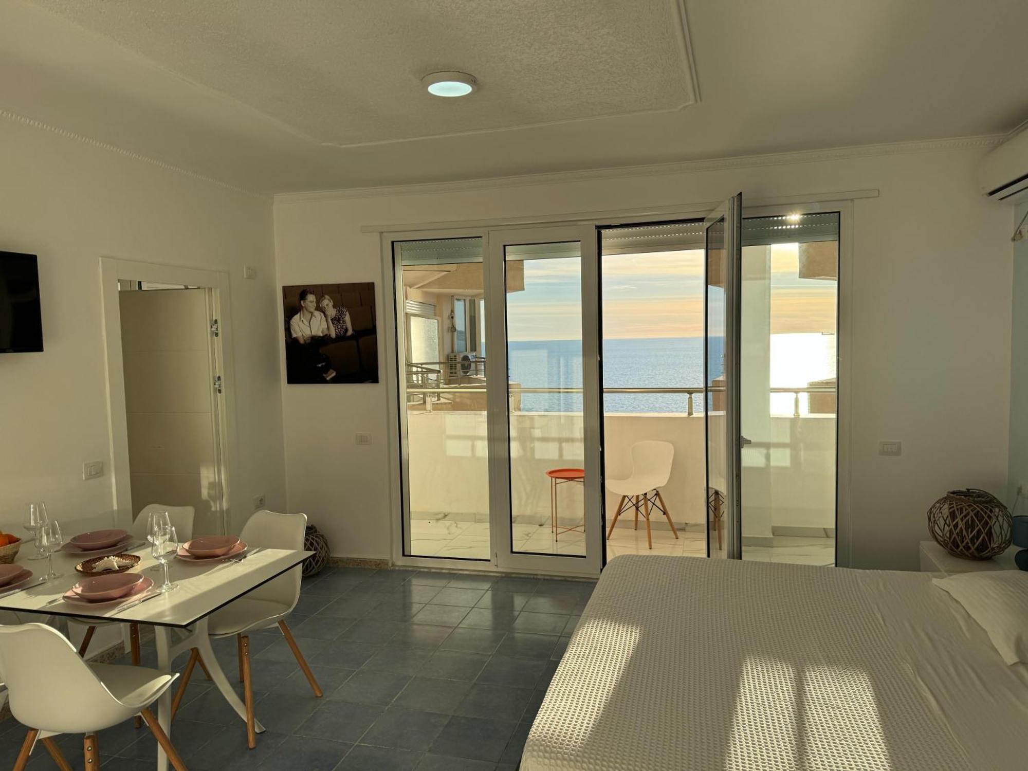 Beachfront Marilyn Durres Exterior photo
